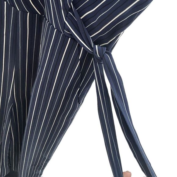 Revolve J.O.A. Women’s‎ S Short Sleeve Wide Leg Jumpsuit Navy Blue Stripe Belted - Picture 4 of 9